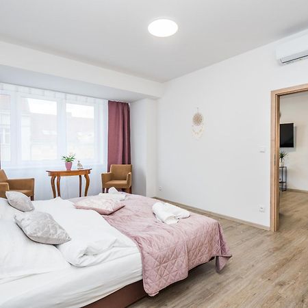 Perla Hradce 202 Leilighet Hradec Králové Eksteriør bilde